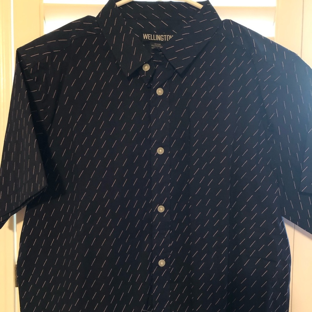 Short sleeve men’s button down